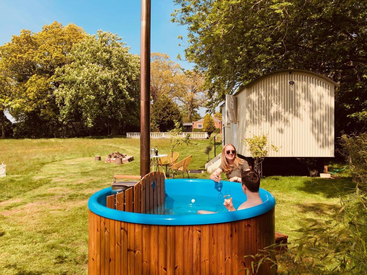 Somerleyton Meadows - The Hideaway Hut & Hot Tub Herringfleet Exterior foto